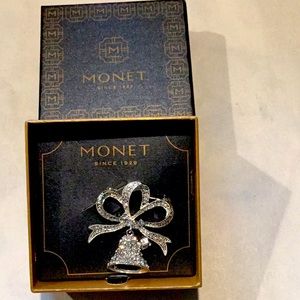 New Monet brooch pin silver tone Rhinestones Holiday Collection
